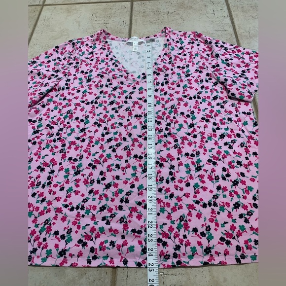 Addition Elle Pink Floral V-Neck T-Shirt - Size 2X Plus Size - Picture 5 of 5